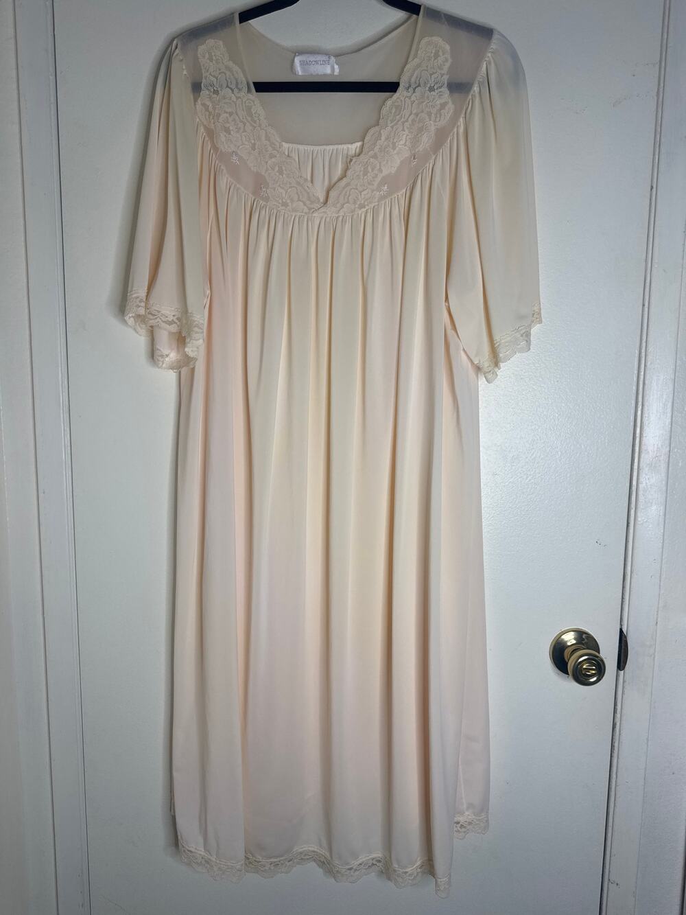 VTG Shadowline Nightgown M-XL Peach Lace Flutter Sleeve Coquette Sleepwear USA